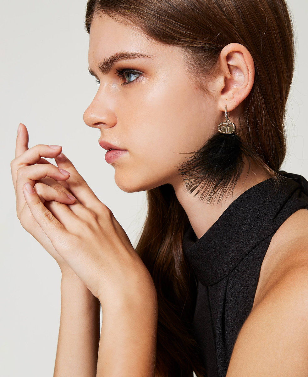 Earrings with feathers and Oval T Black Woman 242TA4611_00006_S0
