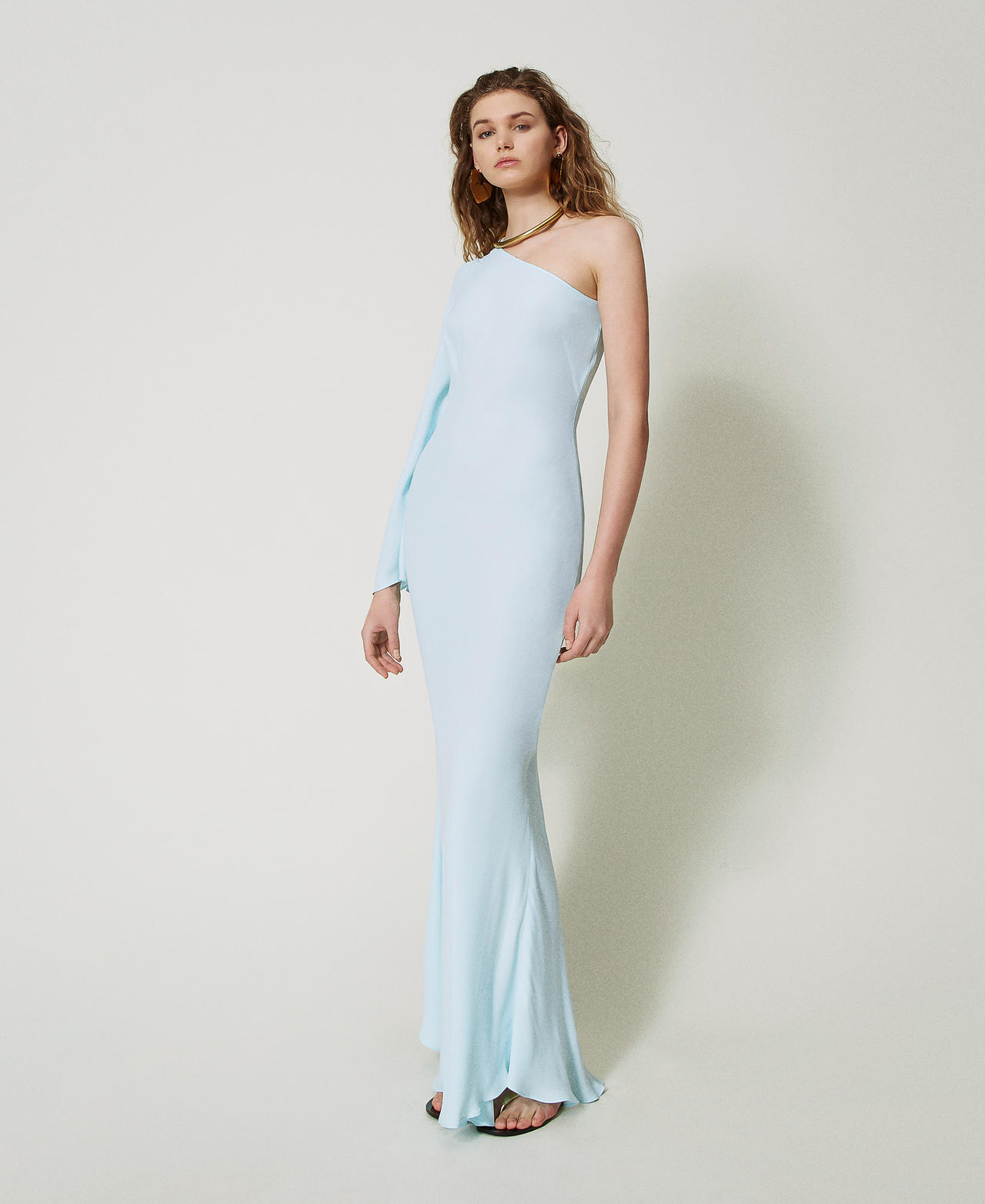Figurbetontes Maxikleid „Lido“ aus Georgette "Blue Glow"-Azur Frau 251TS2222_12568_01