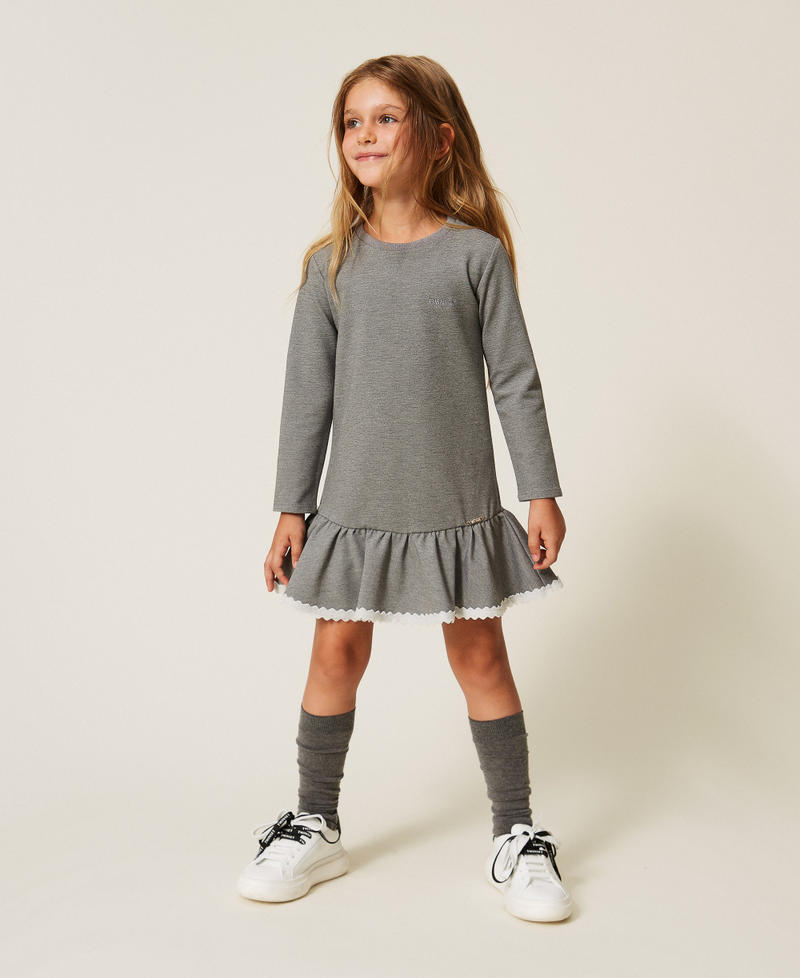 Robe courte fille avec d&eacute;tails en velours