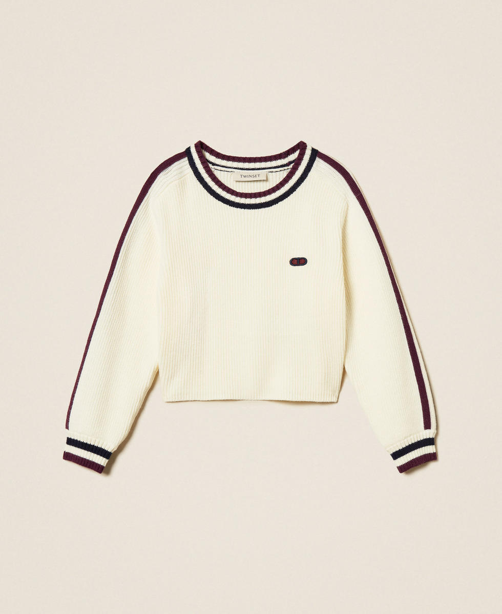 Gerippter Pullover mit zweifarbigen Bändern