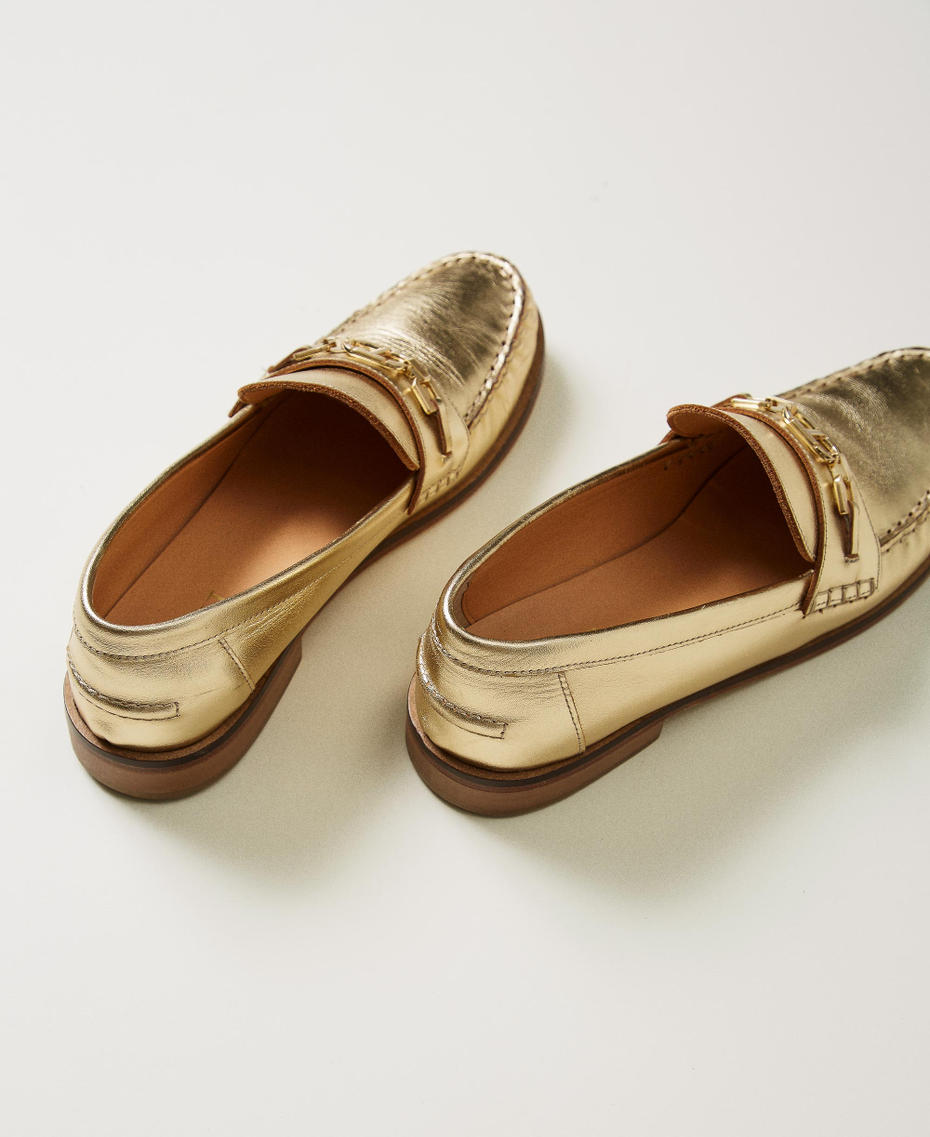 Leather loafers with Oval T Yellow Gold Woman 251TCP130_10366_03