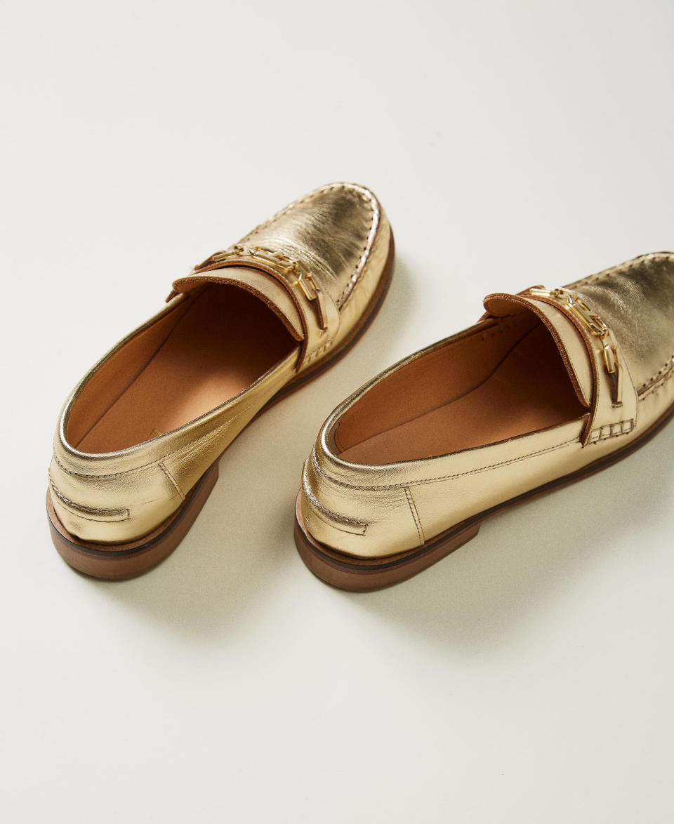 Leather loafers with Oval T Yellow Gold Woman 251TCP130_10366_03