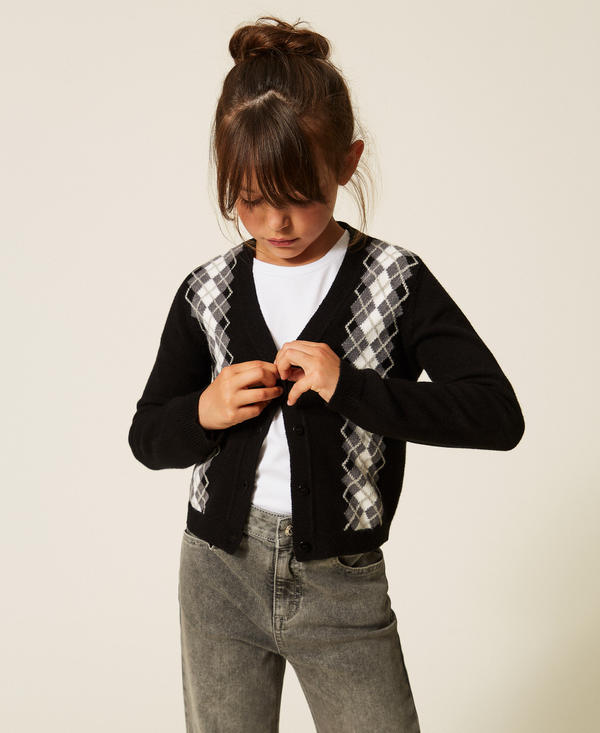 Diamond pattern knit cardigan
