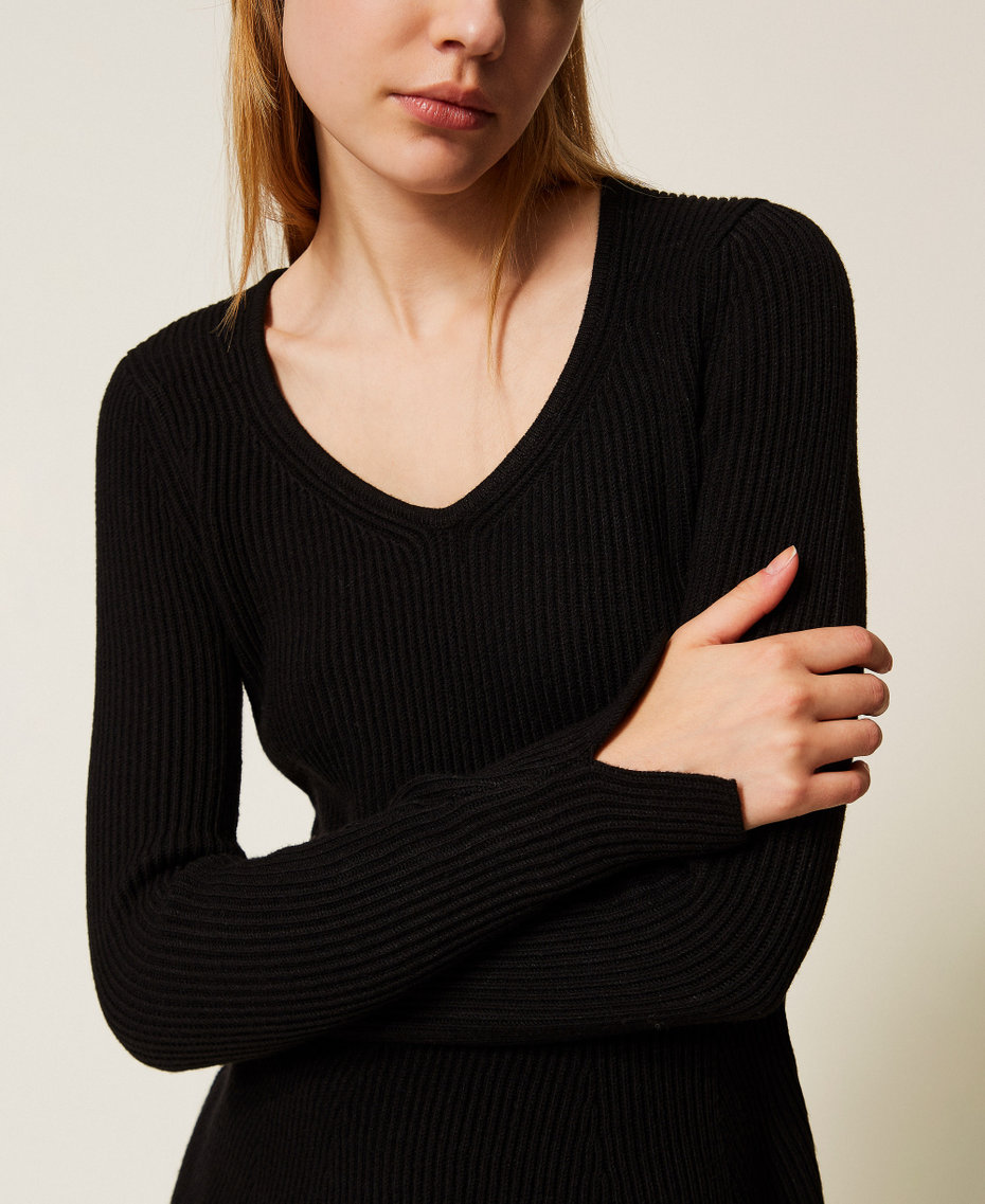 Fitted ribbed jumper Black Woman 252TT3141_00006_PD