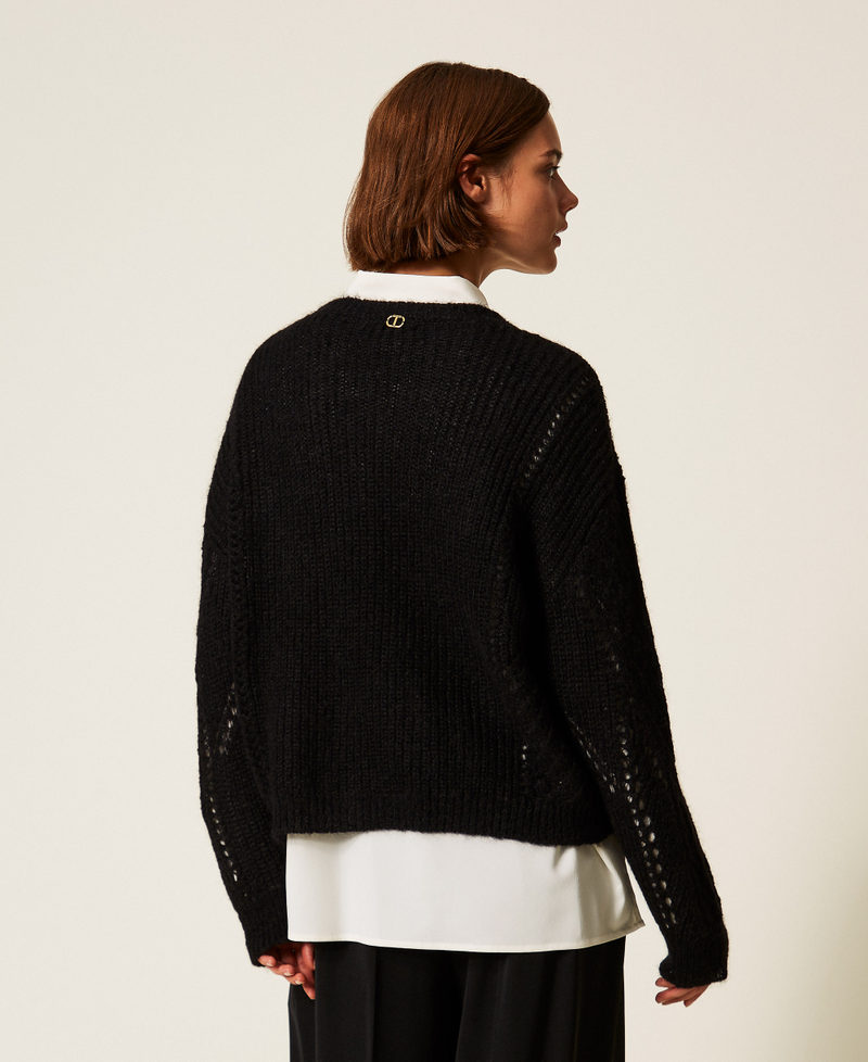 Pullover aus Mohairmischung mit Lochmuster Schwarz Frau 252TT3201_00006_03