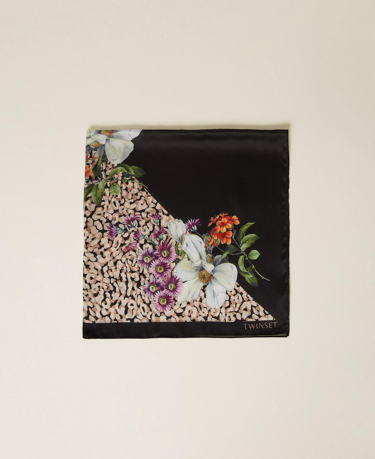 Foulard with floral print Animal Print/Black Flowers Woman 261TA4220_13260_01