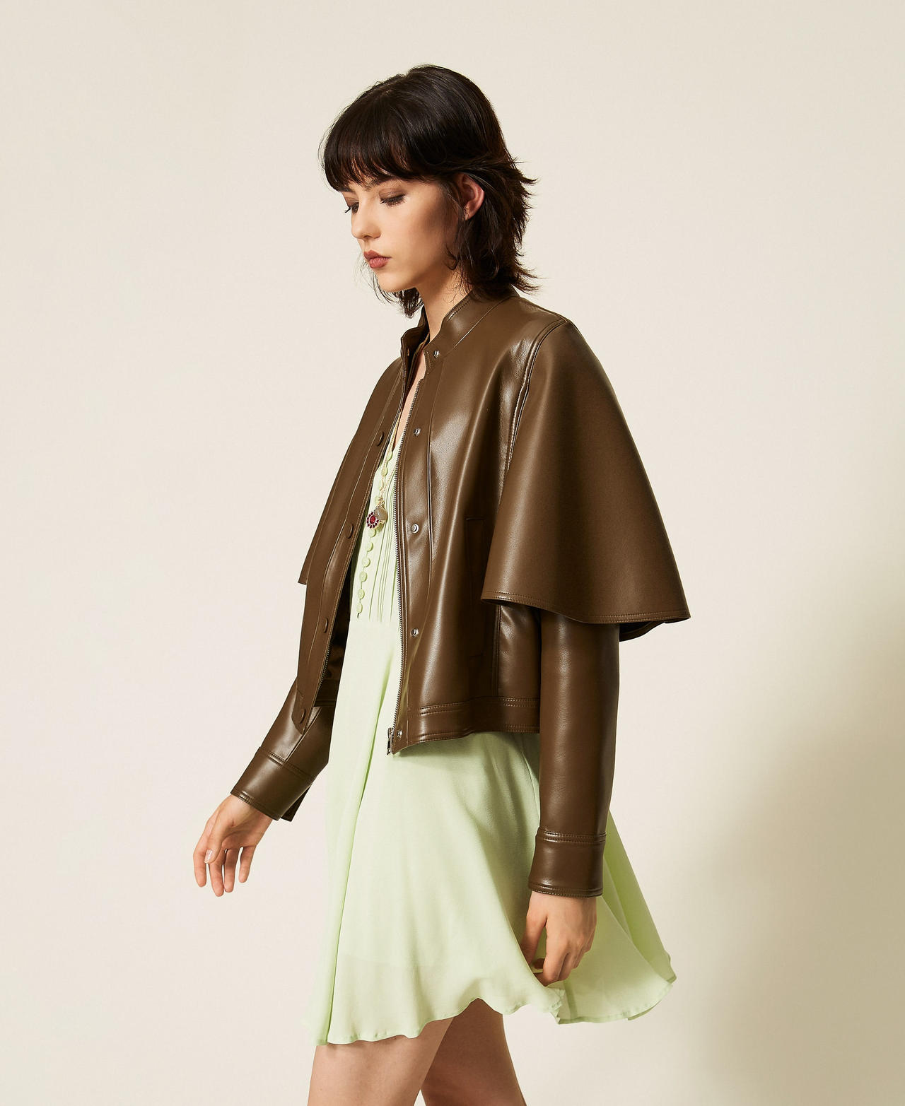 Giacca a mantella effetto pelle Verde Faggio Donna 262TP2050_12537_02