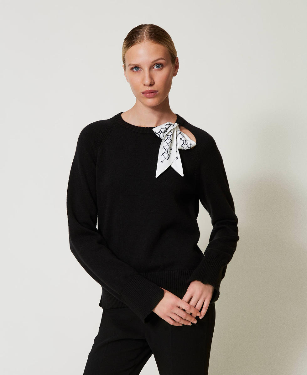 Pull avec foulard sigl&eacute; Bicolore Noir/Imprim&eacute; Oval T Noir/Neige Femme 251TP3210_12340_01