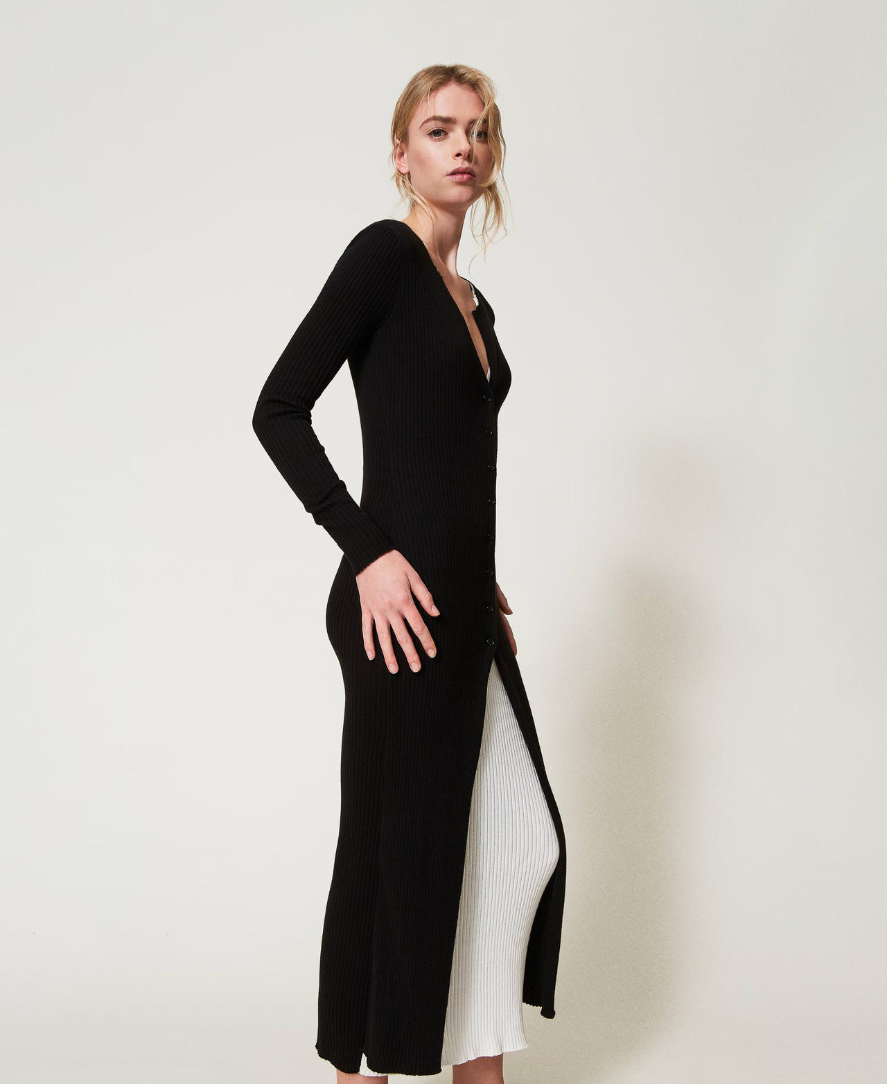 Long trompe-l'&oelig;il knit dress Two-tone Black/Snow Woman 251TE3010_12295_02