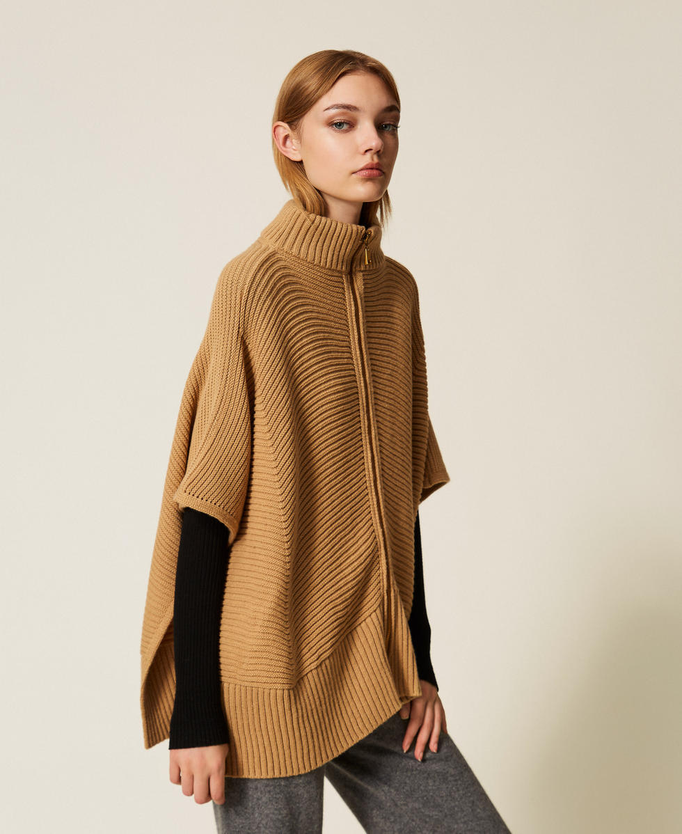 Poncho de punto con cremallera Camel Mujer 252LI4BAA_00044_02