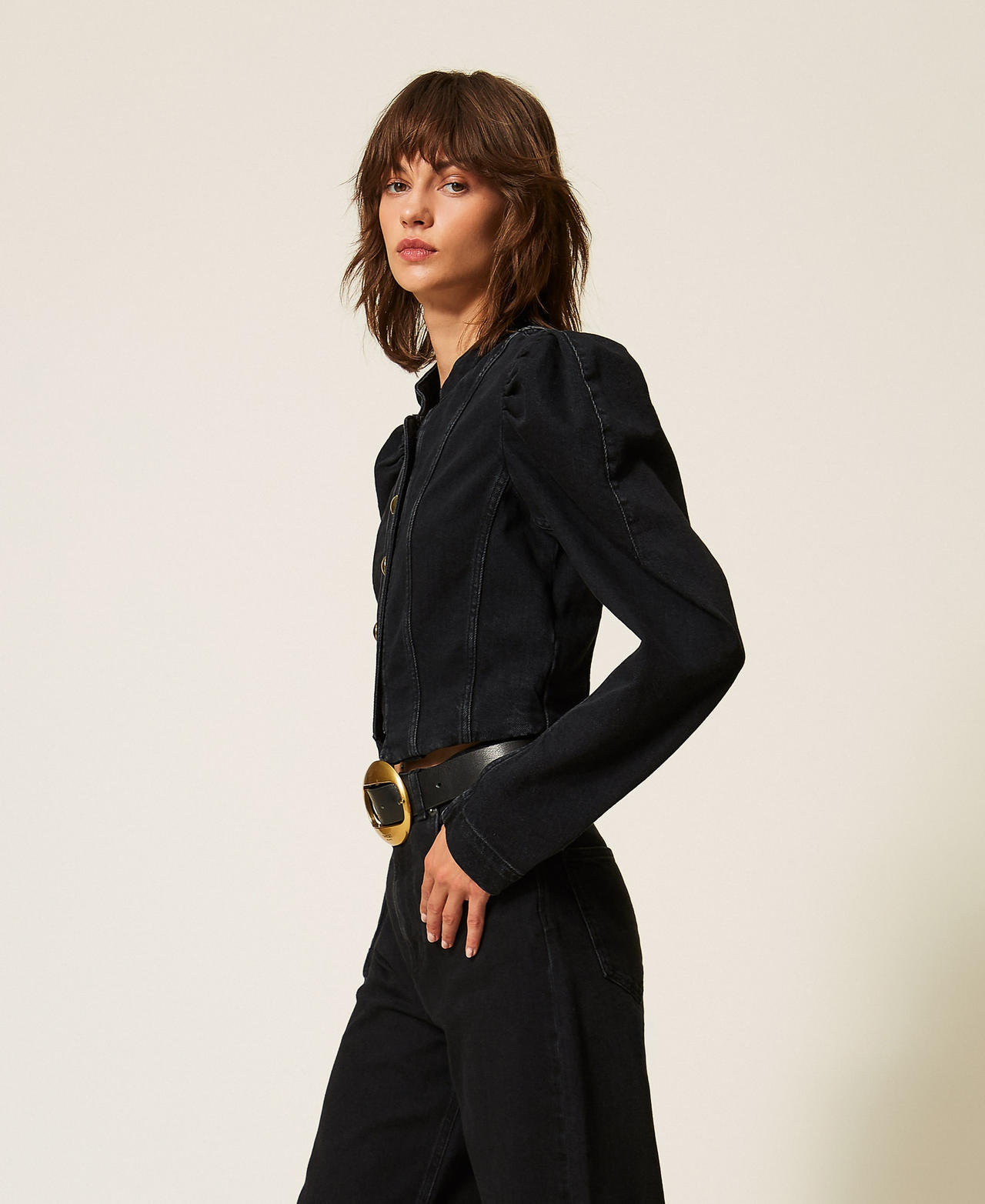 Fitted-Jacke aus schwarzem Jeans Denimschwarz Frau 262TP2520_01103_02