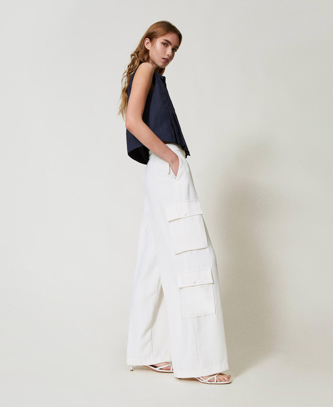 Cropped shirt with pleats Deep Blue Woman 251AP2290_03585_02