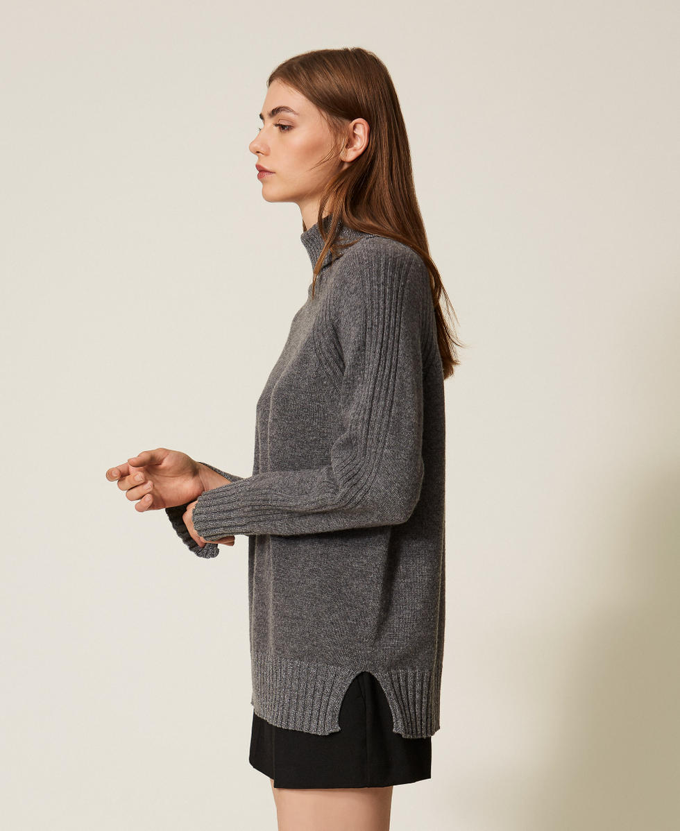 Pull col montant en cachemire m&eacute;lang&eacute; avec lurex Gris Chin&eacute; Moyen/Argent Lurex Femme 252TP3582_12800_02