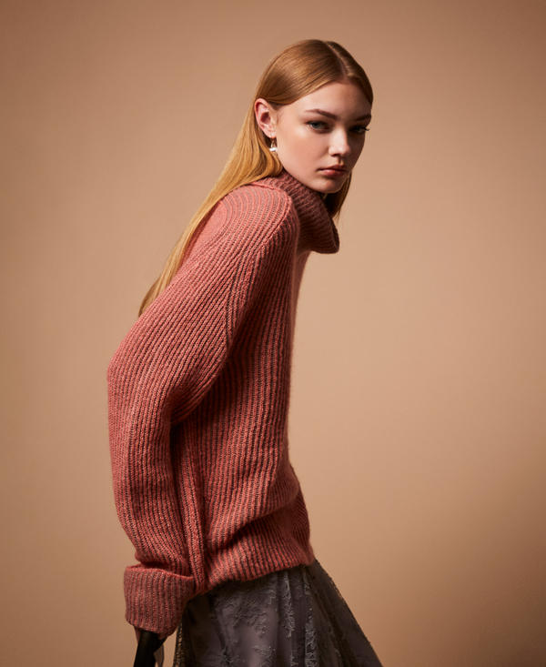 Wool blend vanisé turtle neck jumper