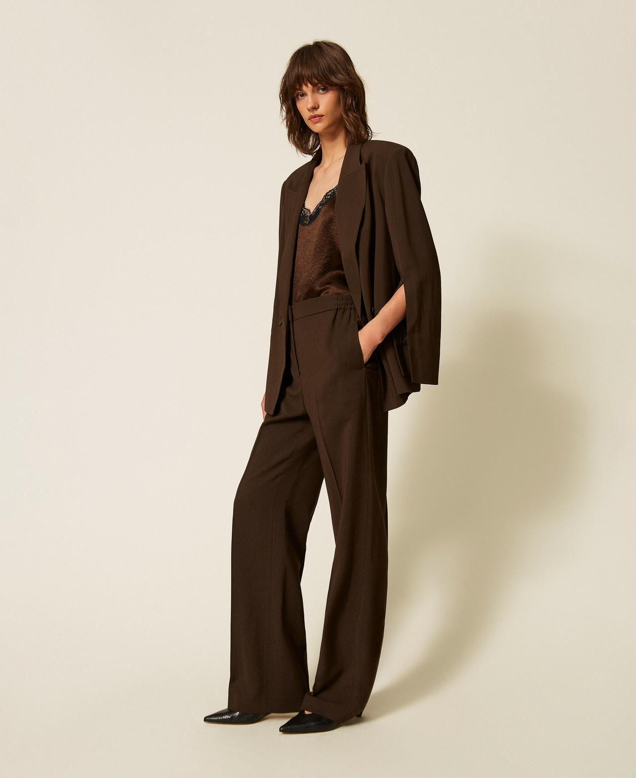 Straight twill trousers with pockets Darkness Brown Woman 262TP268G_13411_02
