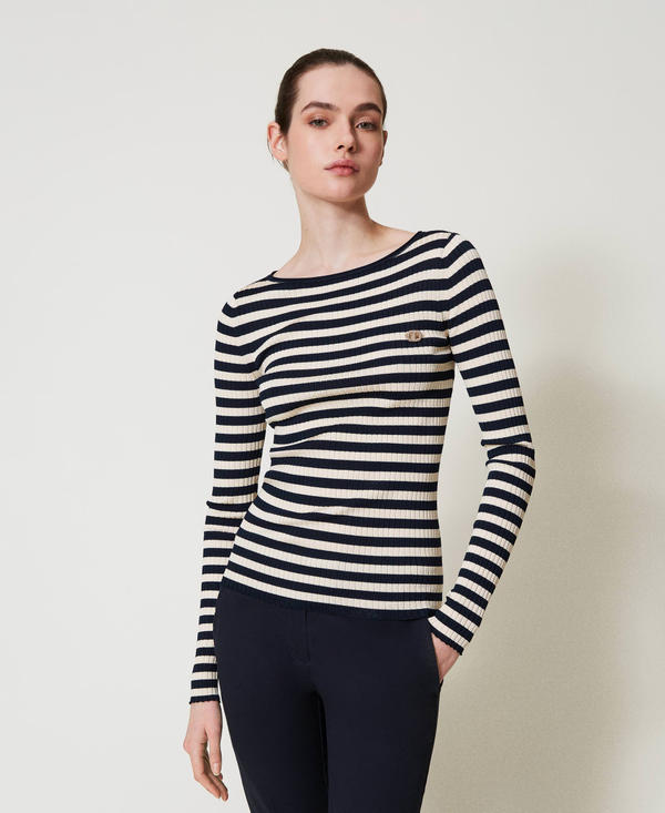 Gestreifter Pullover mit langen Ärmeln