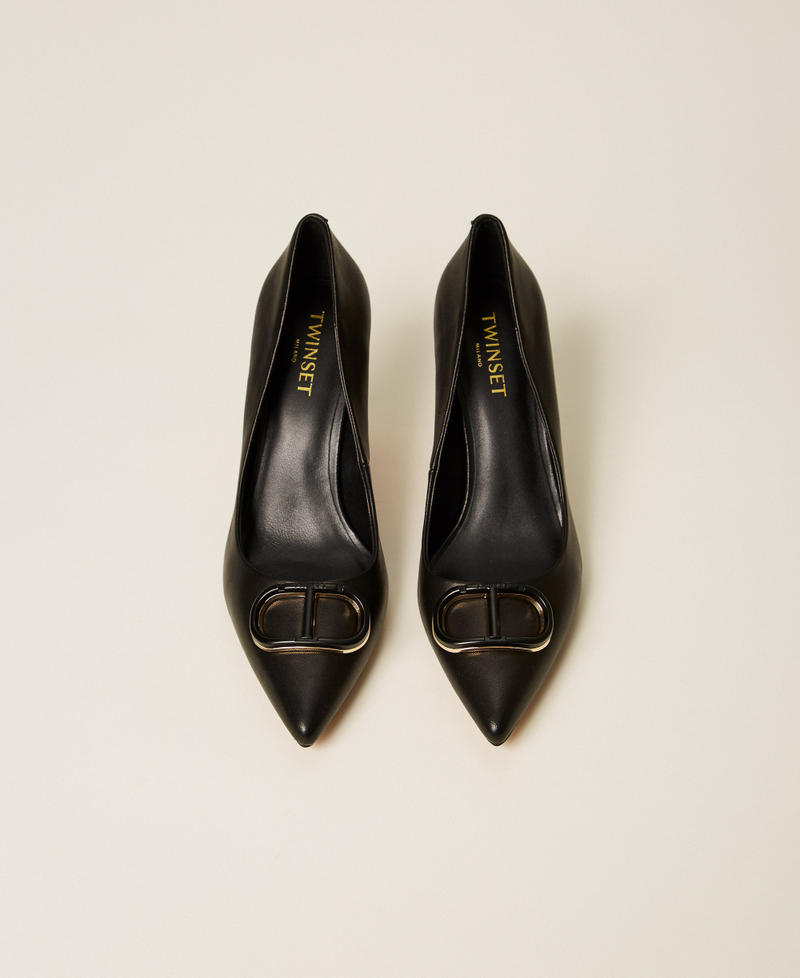 Leather court shoes with Oval T Black Woman 252TCP032_00006_04