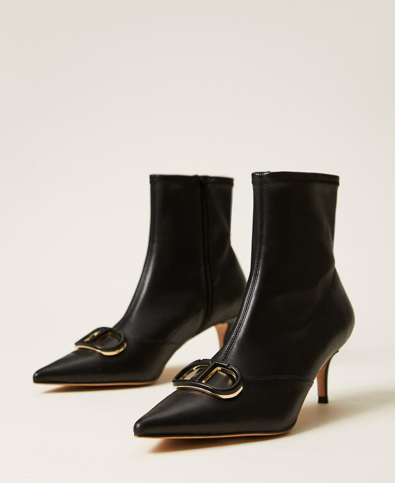 Boots with Oval T Black Woman 252TCP034_00006_02