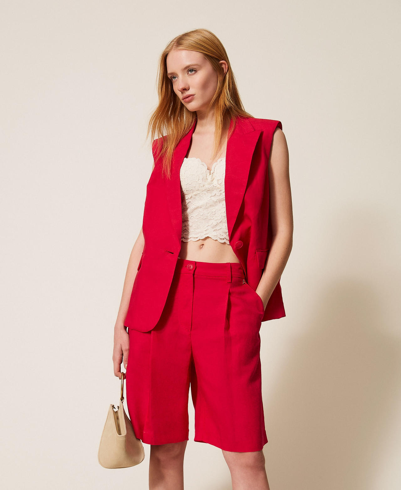 Linen blend Bermuda shorts Magenta Red Woman 261AP2321_13160_01