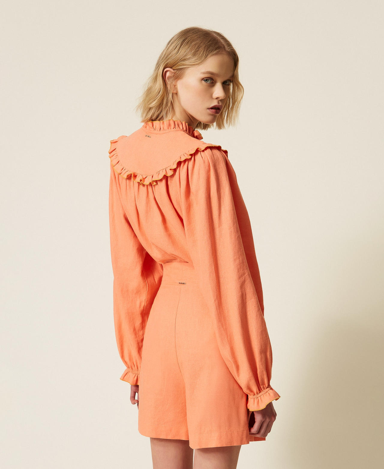 Linen blend shorts with pleats Peach Amber Woman 261TF2026_13417_03