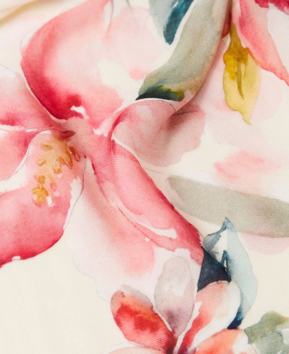 Keffiyeh with floral print