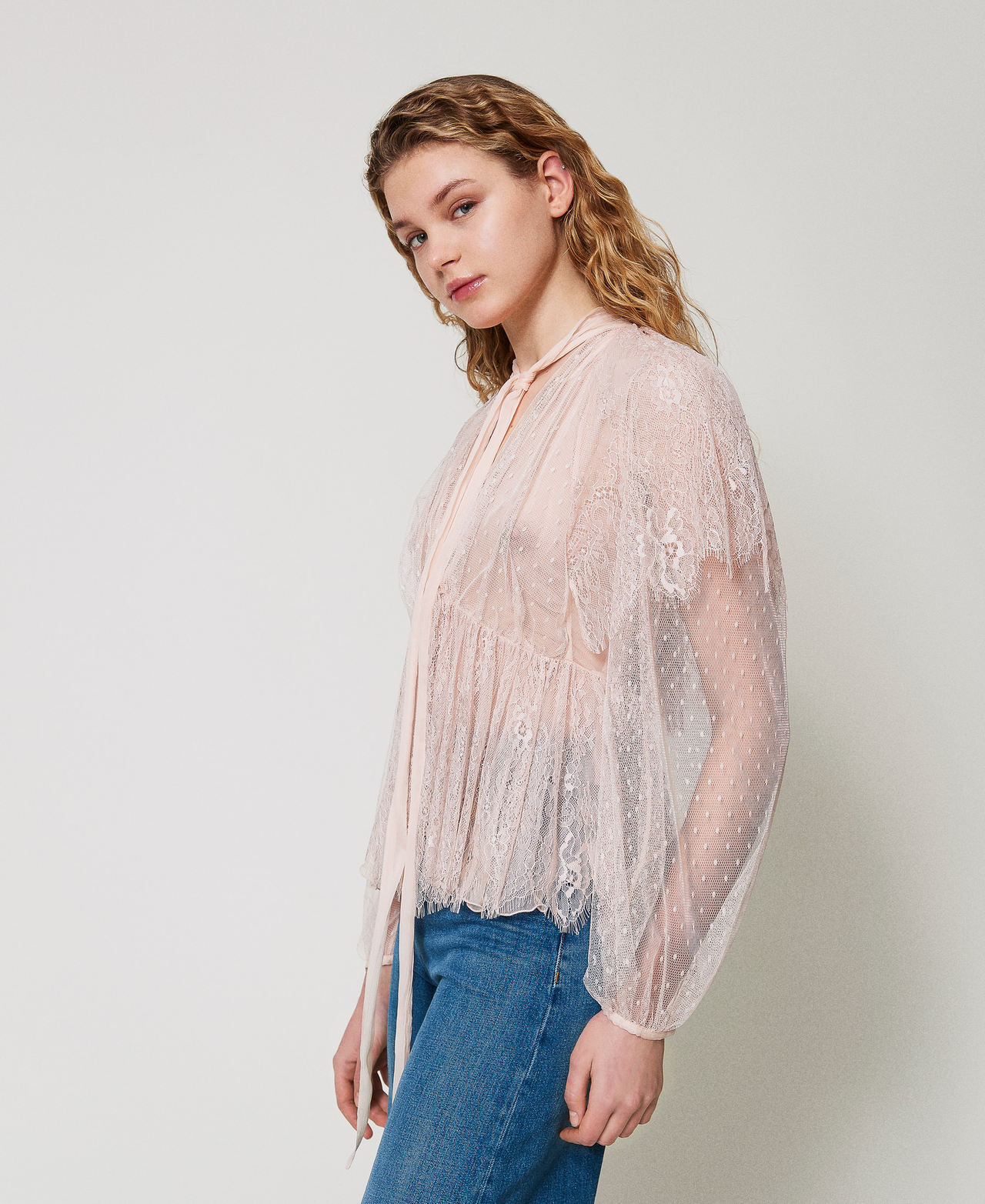 Blusa in pizzo e tulle plumetis