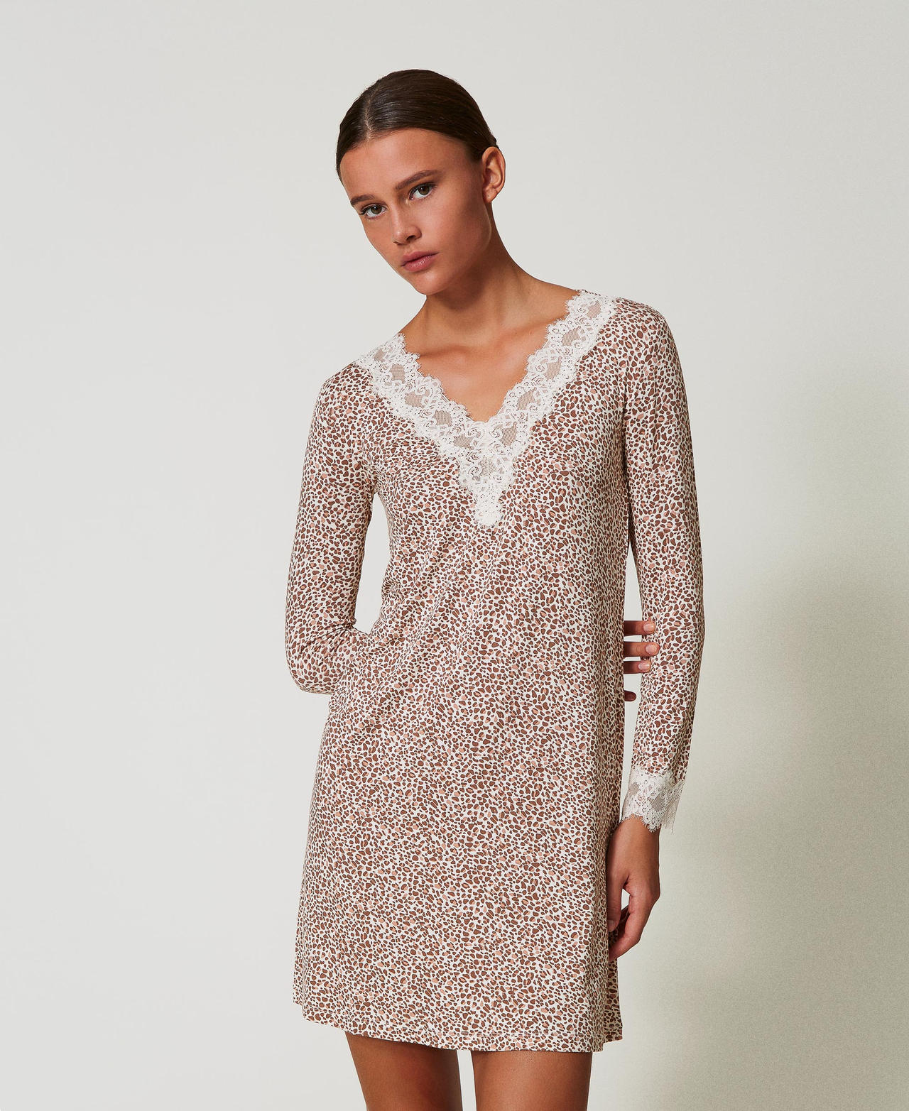 Chemise de nuit imprim&eacute;e avec dentelle Multicolore Imprim&eacute; Animalier Femme 242LL2GDD_11994_01