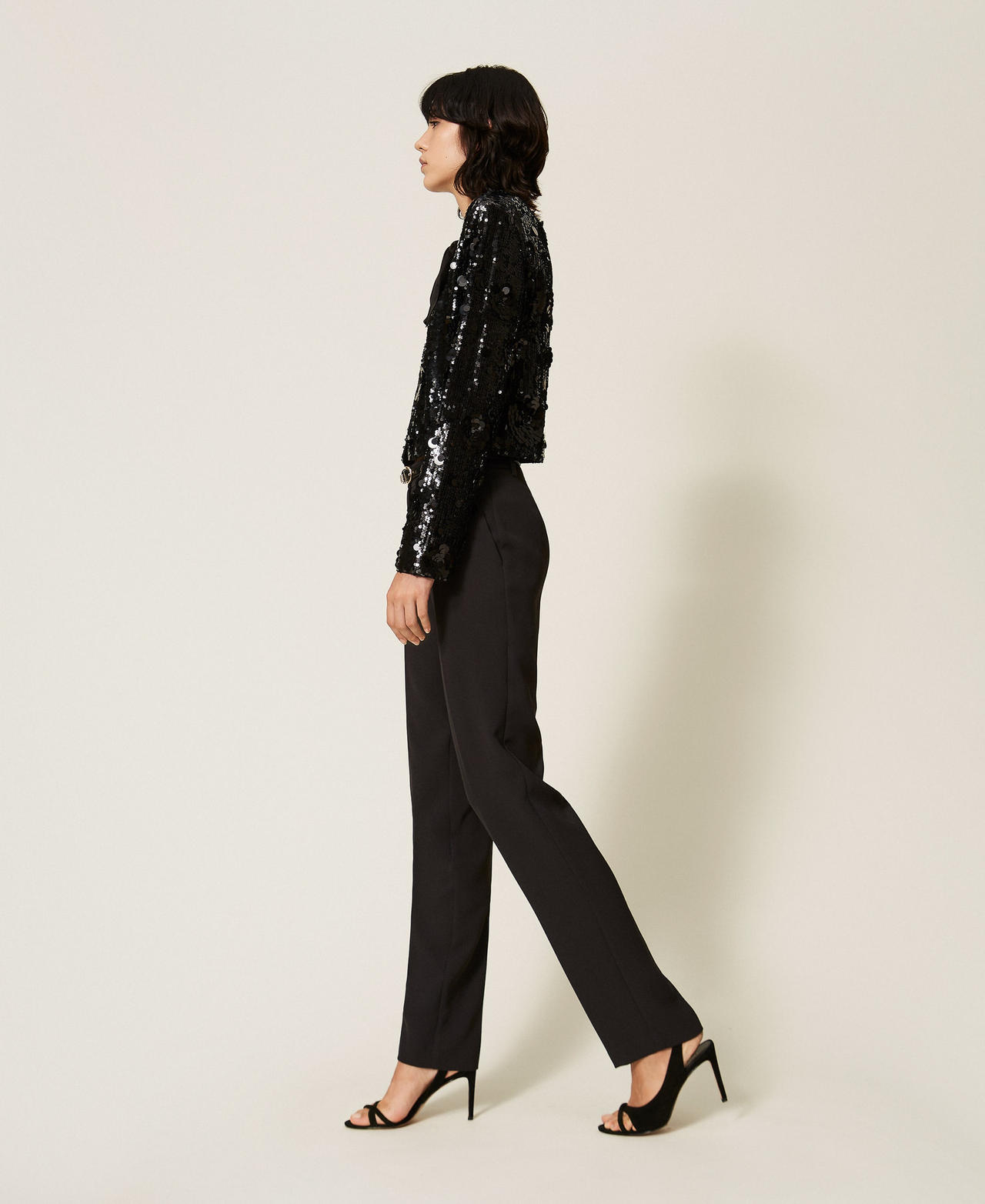 Cr&ecirc;pe-Hose mit Taschen Schwarz Frau 262AT2072_00006_02