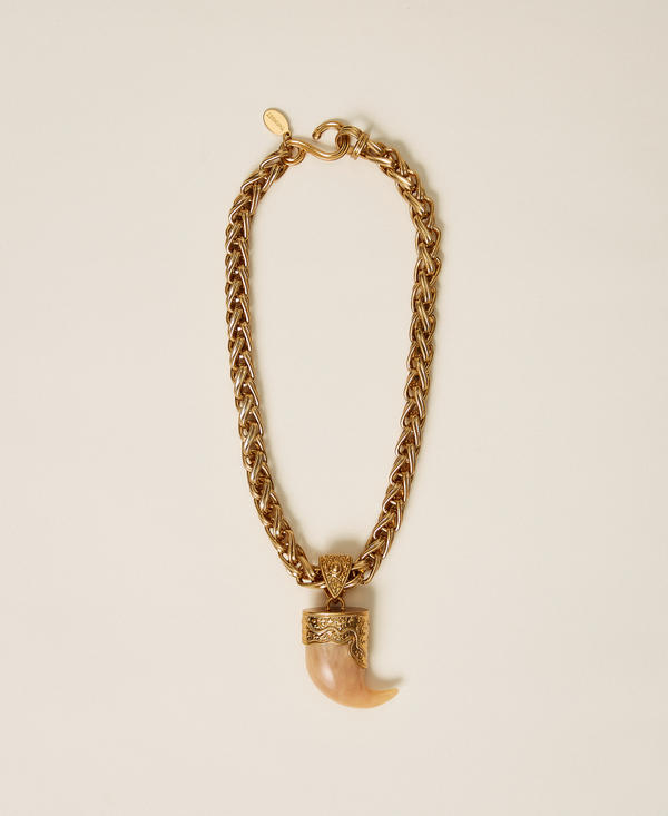 Chain necklace with horn