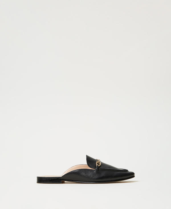 Leather mules with Oval T