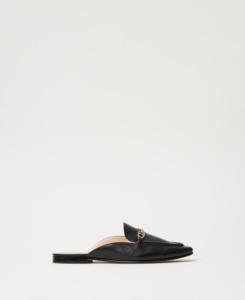 Leather mules with Oval T Black Woman 251TCP136_00006_01