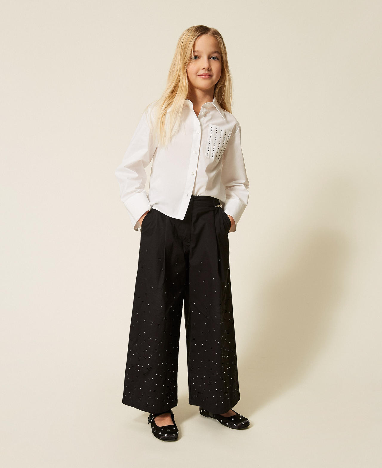 Pantalon cropped en popeline avec cabochons