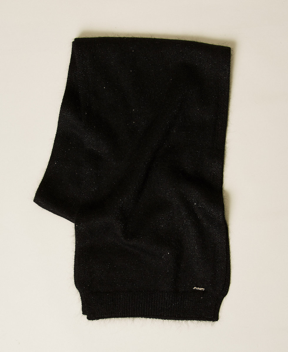Knit scarf with sequins