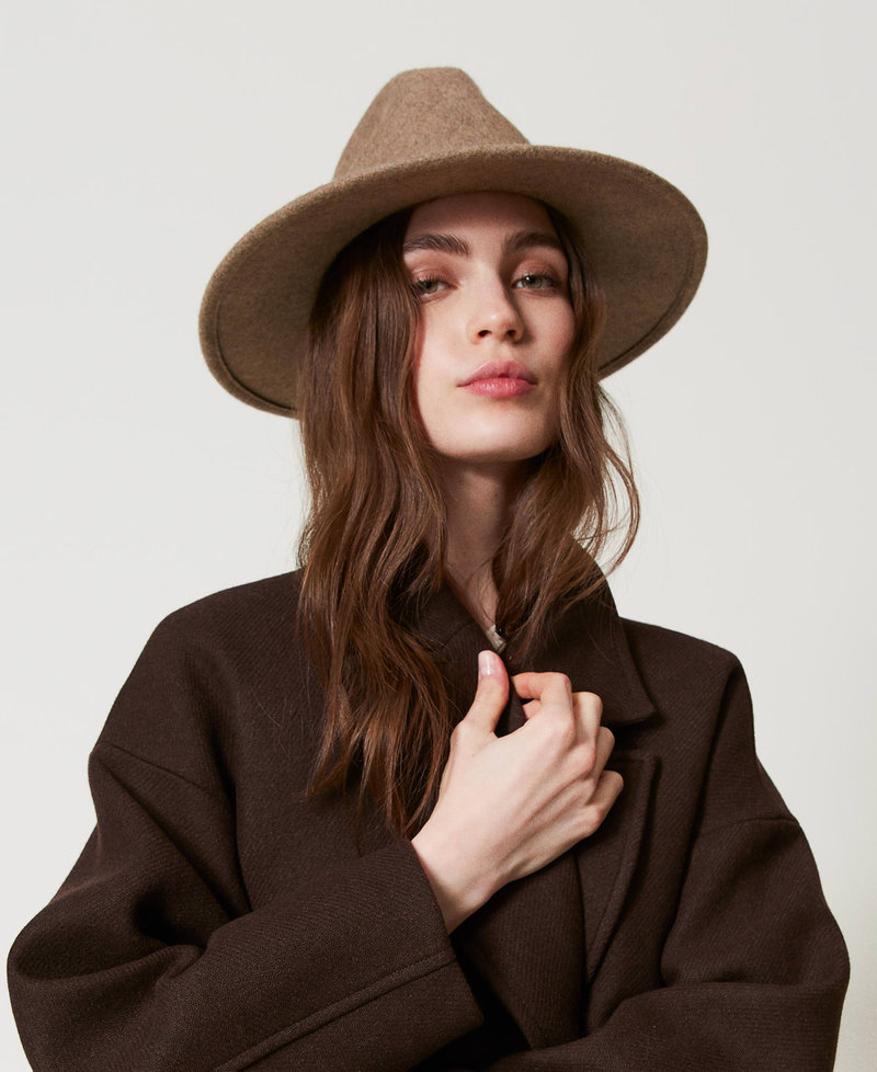 Wool cloth hat with Oval T Warm Beige Woman 242TO5200_04233_0S
