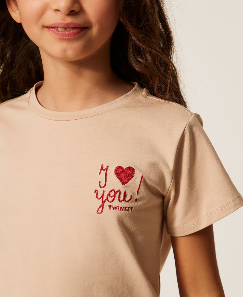 Camiseta regular con bordado Bicolor Beige &laquo;Safari&raquo; / Rojo &laquo;Magenta&raquo; Ni&ntilde;a 261GJ2251_13379_04
