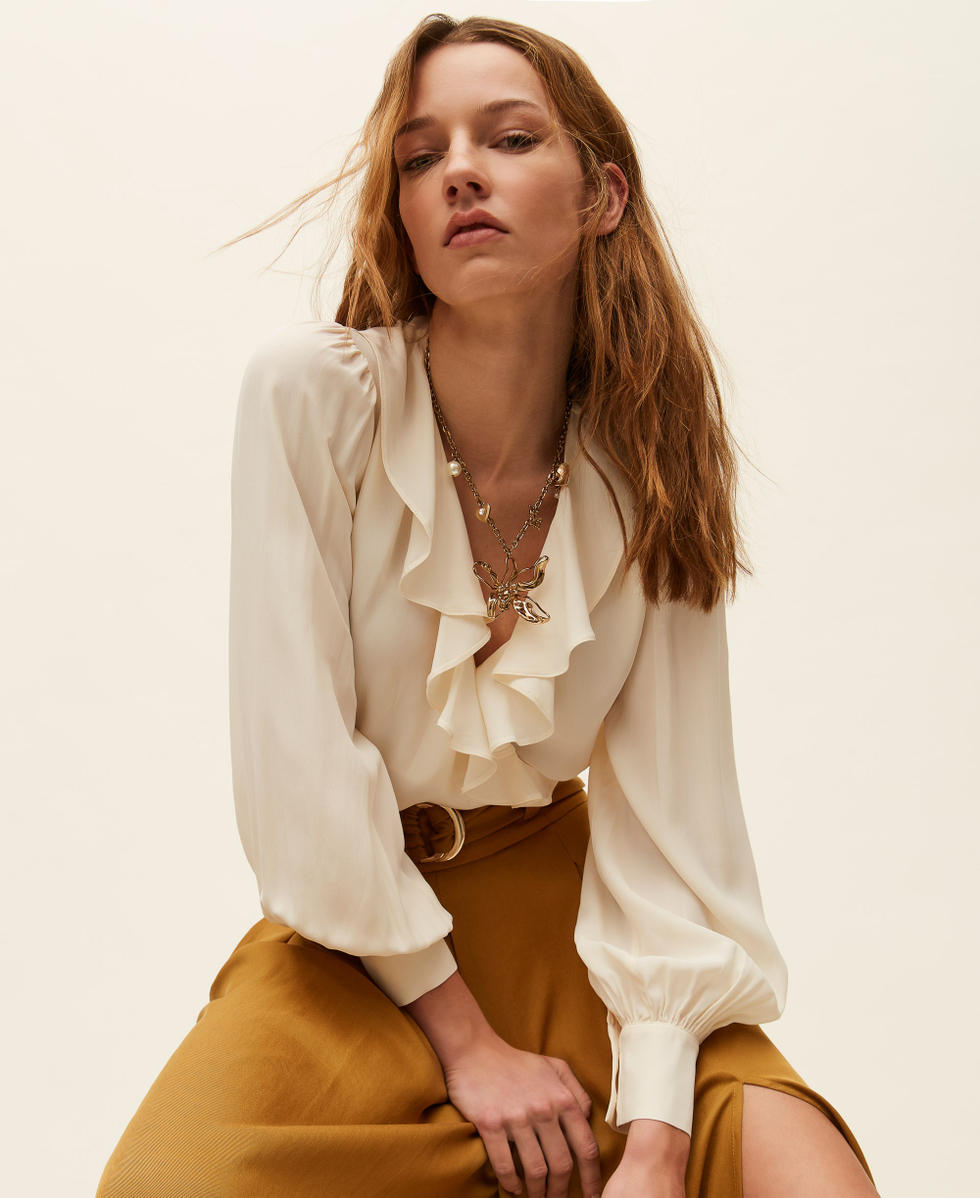 Bluse aus Cr&ecirc;pe de Chine mit Volant