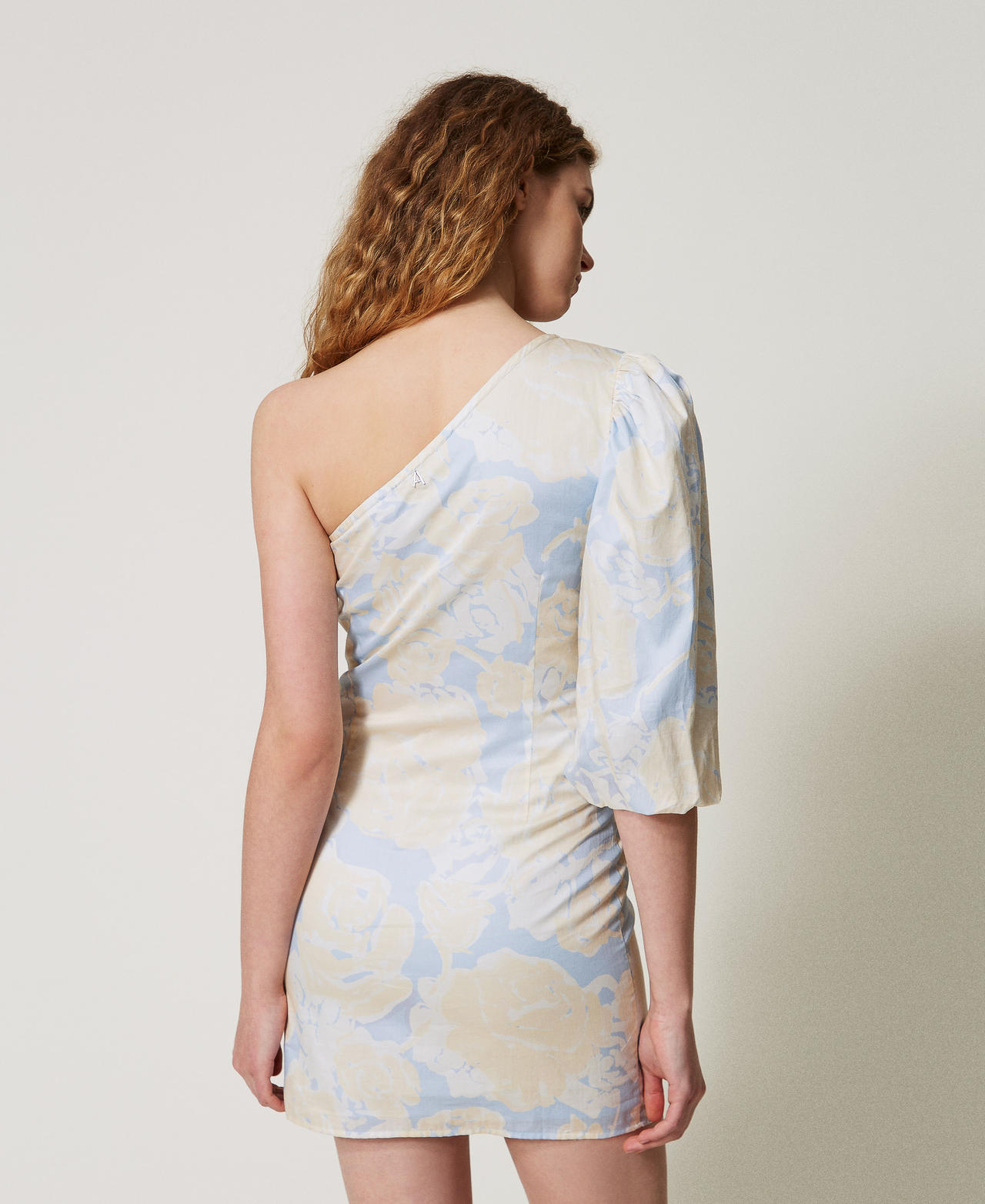 Kurzes One-Shoulder-Kleid mit Schleife "Blue Tear Roses"-Azur Frau 251AX2034_12435_02