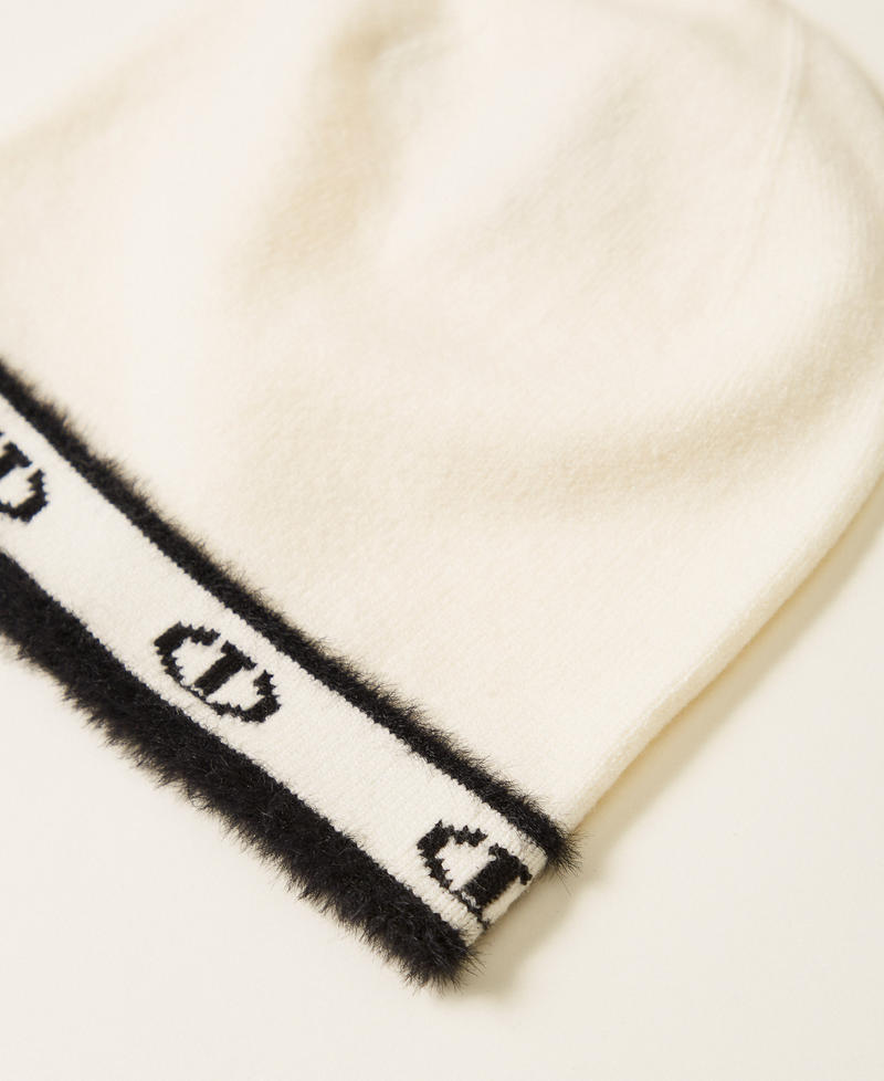 Dzianinowa czapka beanie z logo Oval T Dwukolorowy Off White / Czarny Dziewczynka 252GJ501H_10973_02