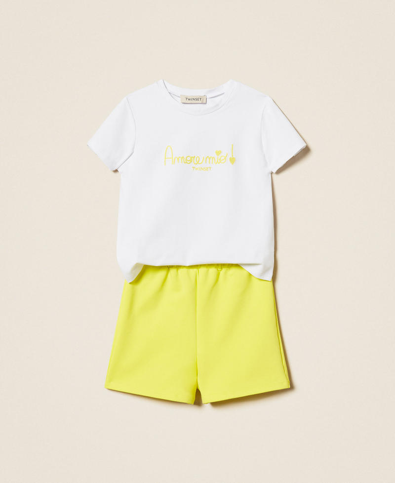 T-shirt pour fille avec broderie et short en molleton