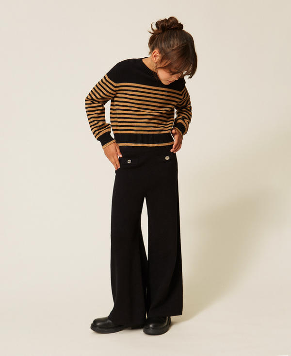 Strickhose mit Kn&ouml;pfen