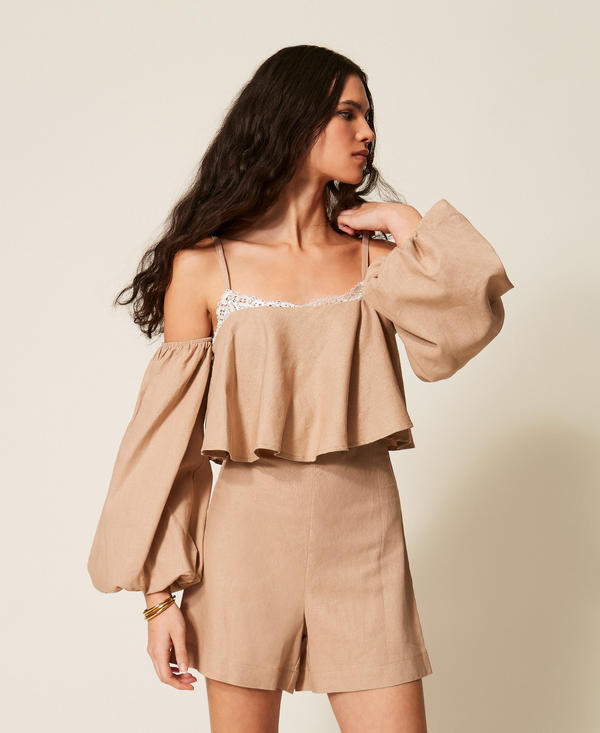 Kurzer Jumpsuit aus Leinenmischung mit Spitze