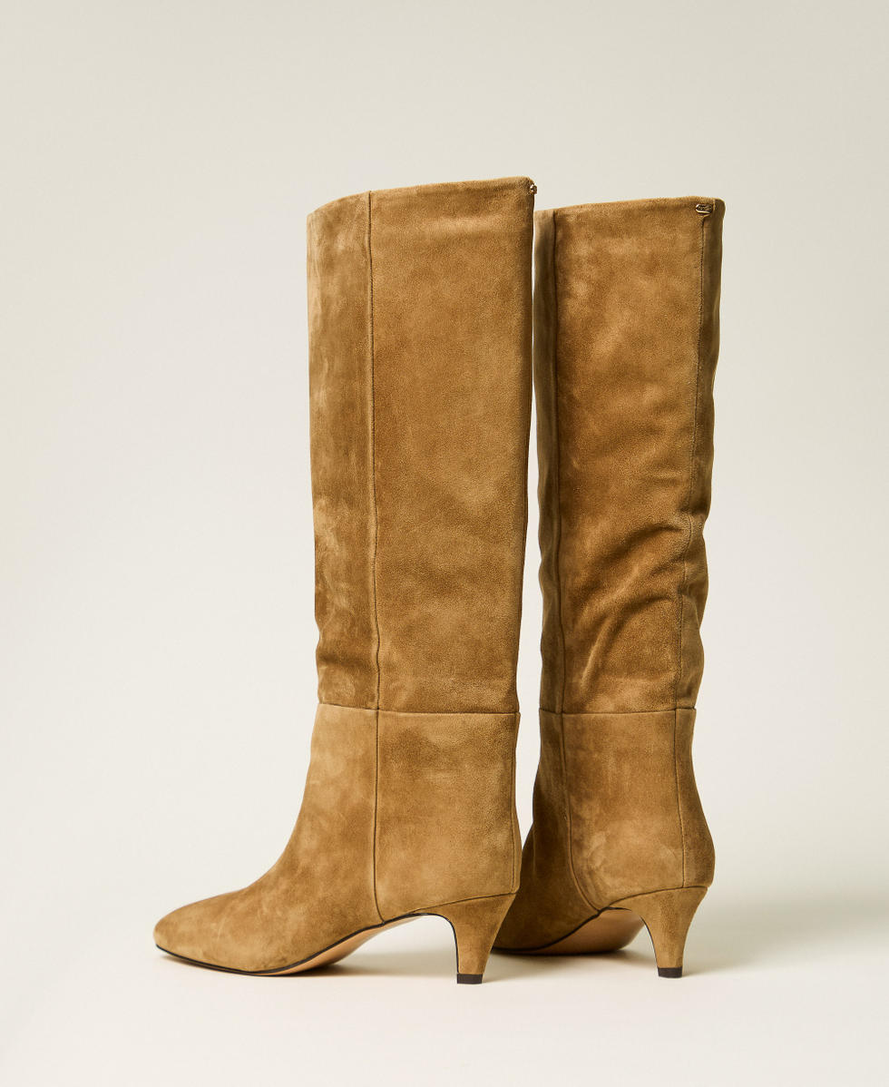 Hoher Stiefel aus Veloursleder &bdquo;Oak&ldquo;-Beige Frau 262TCP140_05065_03