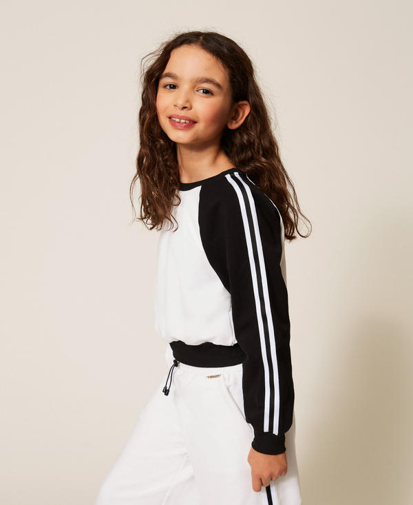 Sweatshirt im Color-Block-Dessin mit Streifen