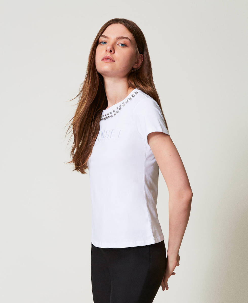 T-shirt avec broderie r&eacute;alis&eacute;e &agrave; la main et logo Blanc "Papers" Femme 251AP2161_00840_01