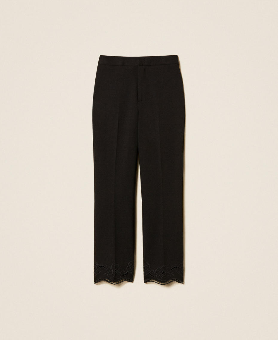 Pantal&oacute;n recto con bordado ingl&eacute;s Negro Mujer 262TP2673_00006_S0