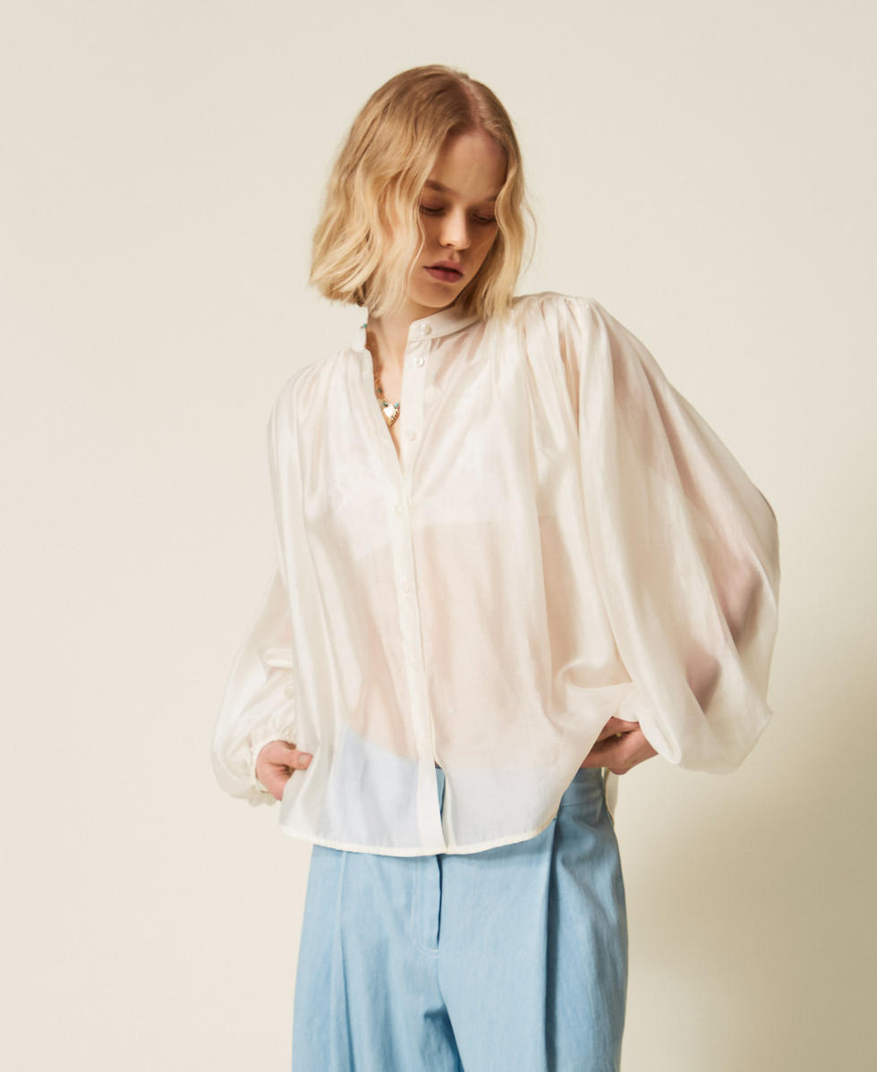 Voile shirt with gathering
