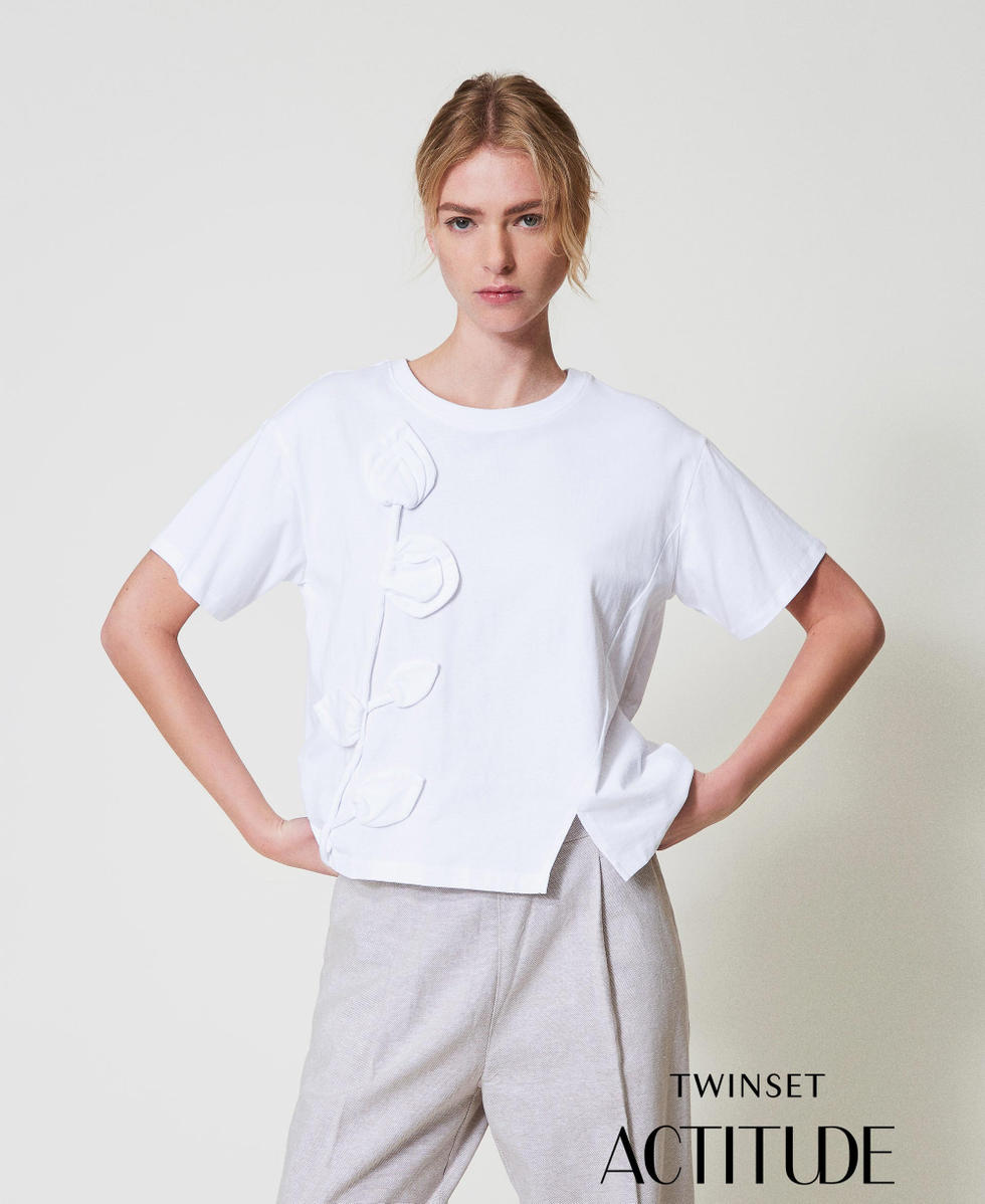 T-shirt with hand embroidery "Papers" White Woman 251AP2460_00840_PA