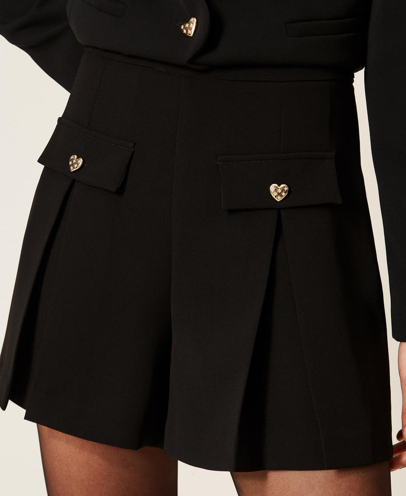 Shorts in cr&ecirc;pe con bottoni a cuore Nero Donna 262TP2042_00006_04