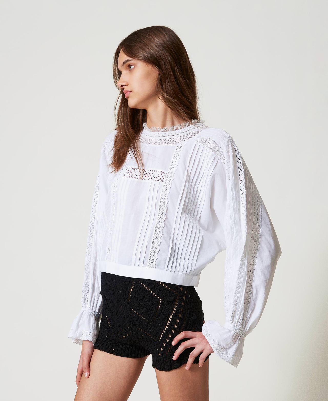 Openwork knit shorts Black Woman 251TP3542_00006_02