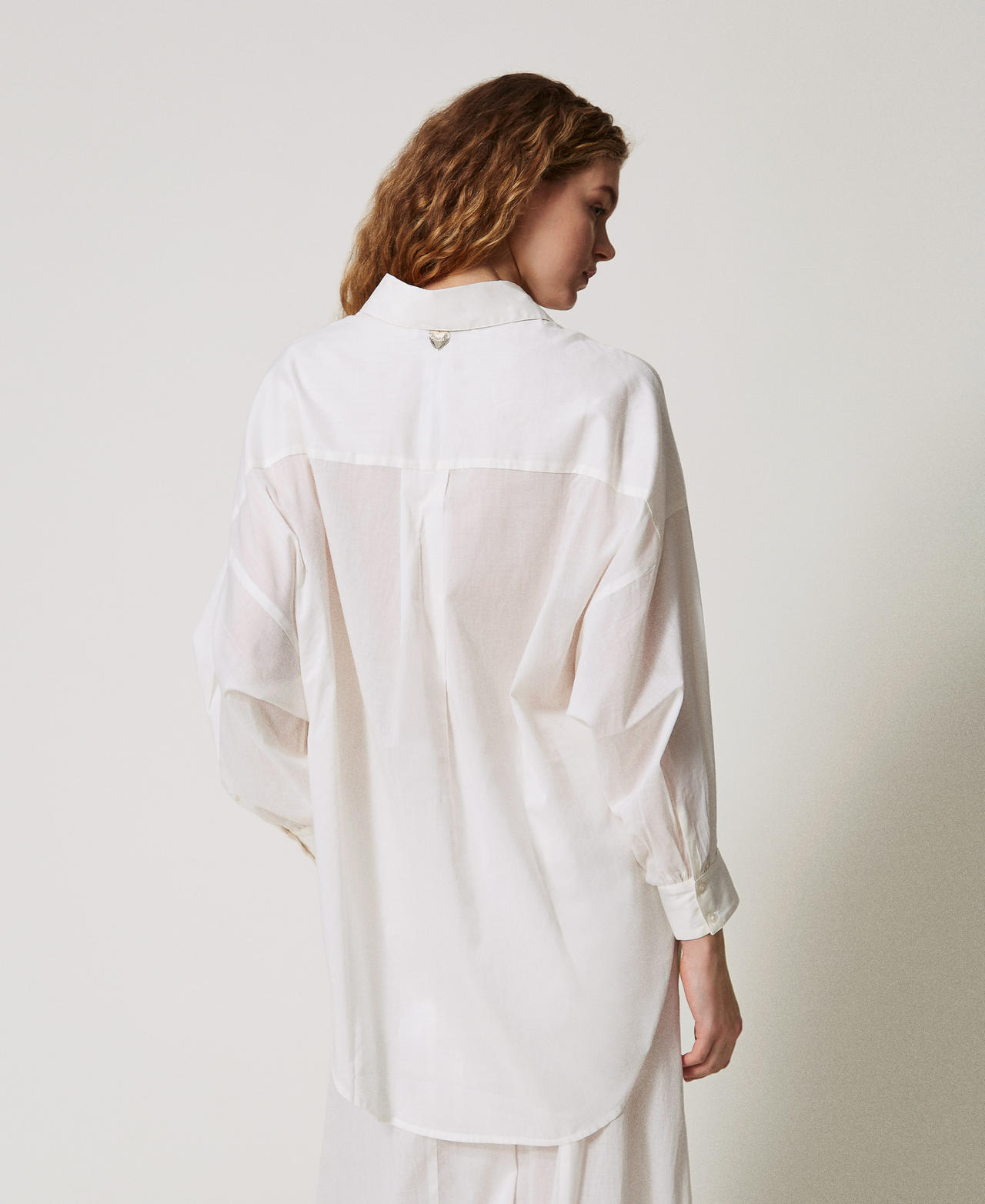 Muslin blouse with embroidered flowers Sugar White Woman 251LM2PBB_00632_03